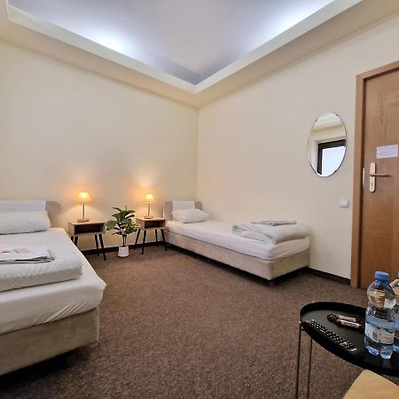 Helvetia Plus B&B - Private Rooms And Apartments Warsaw Ngoại thất bức ảnh