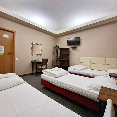 Helvetia Plus B&B - Private Rooms And Apartments Warsaw Ngoại thất bức ảnh
