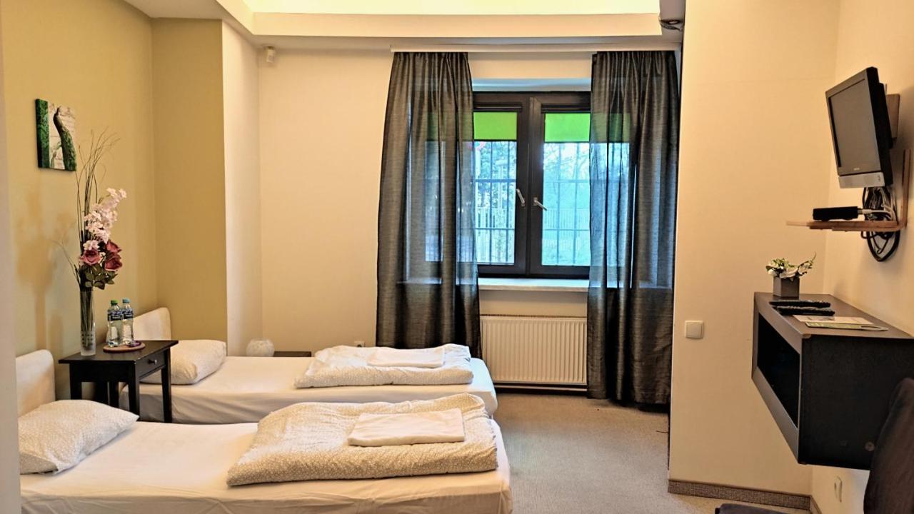 Helvetia Plus B&B - Private Rooms And Apartments Warsaw Ngoại thất bức ảnh