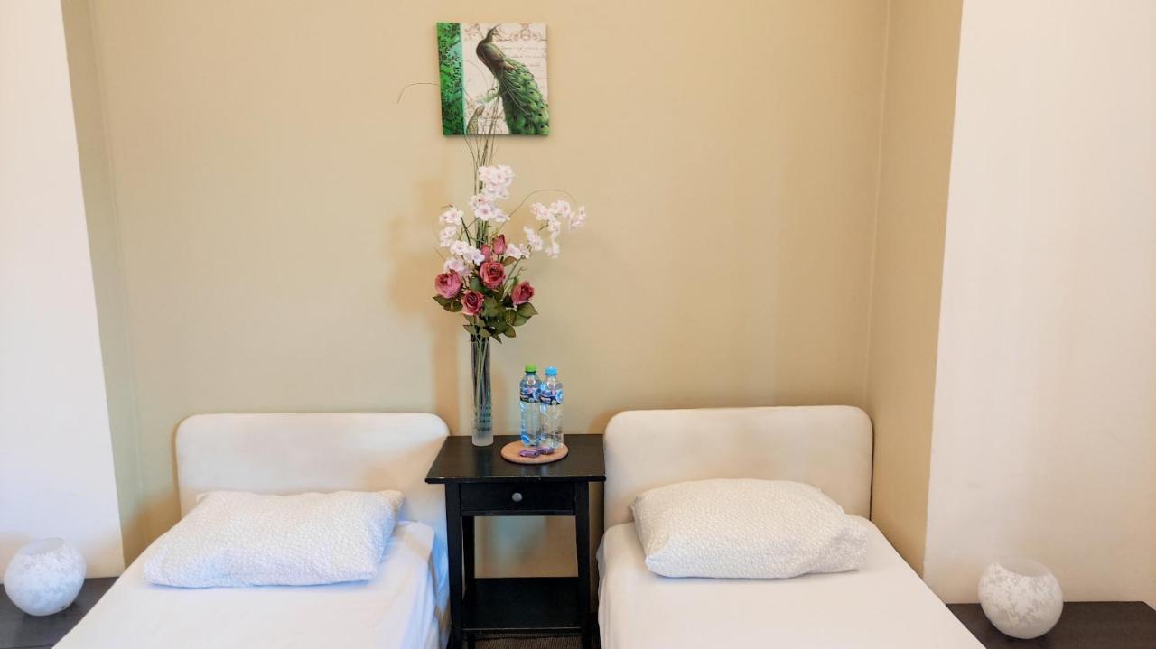 Helvetia Plus B&B - Private Rooms And Apartments Warsaw Ngoại thất bức ảnh