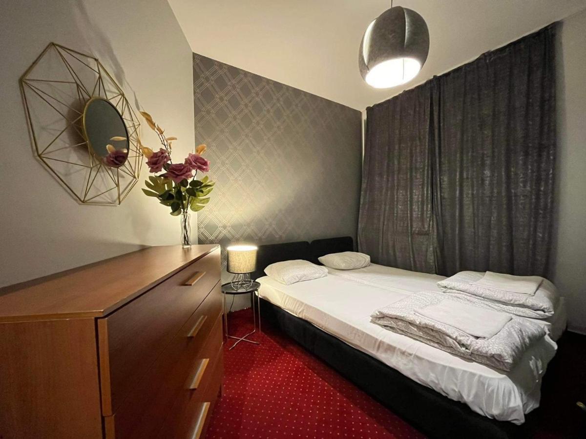 Helvetia Plus B&B - Private Rooms And Apartments Warsaw Ngoại thất bức ảnh