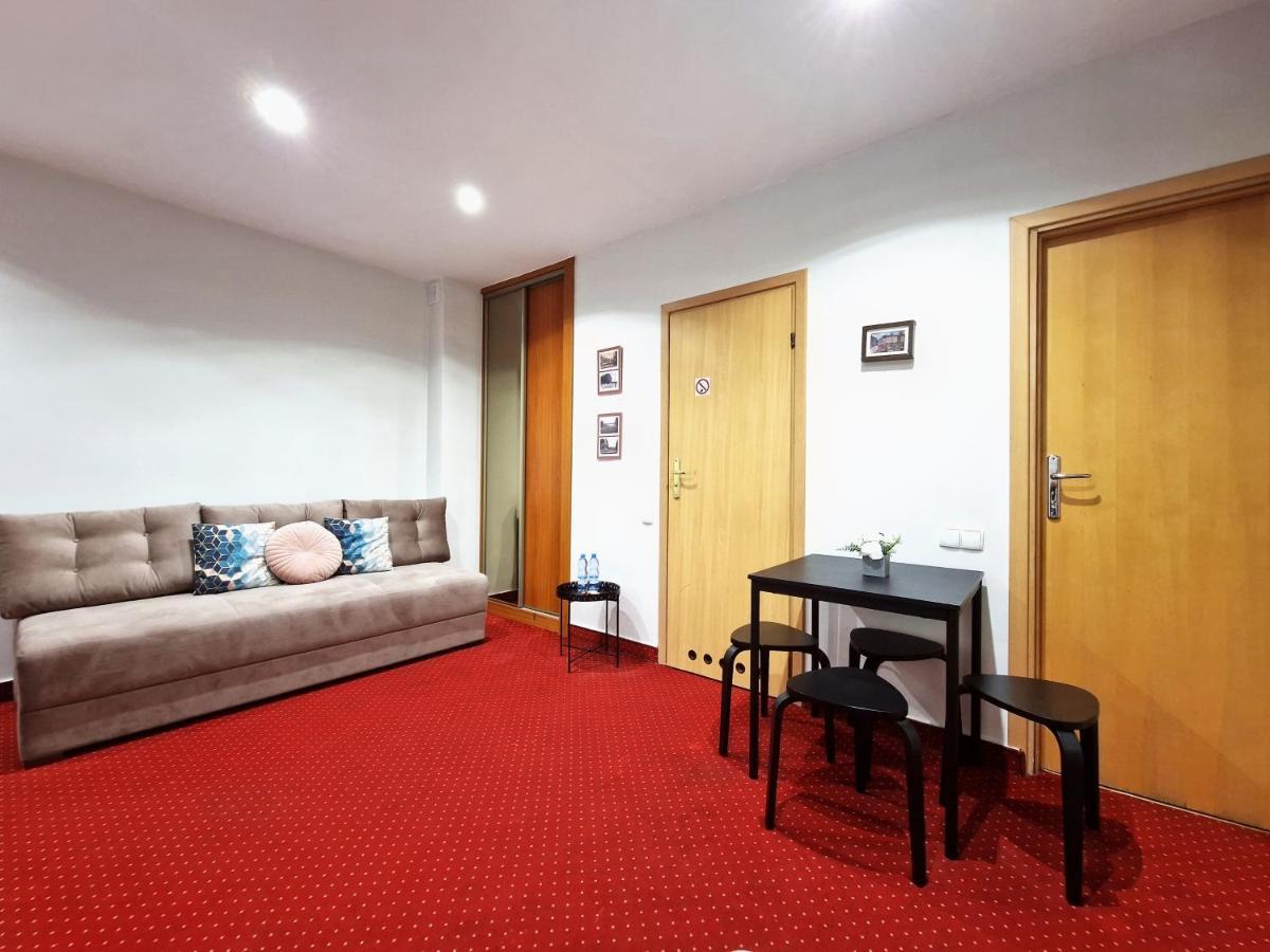 Helvetia Plus B&B - Private Rooms And Apartments Warsaw Ngoại thất bức ảnh