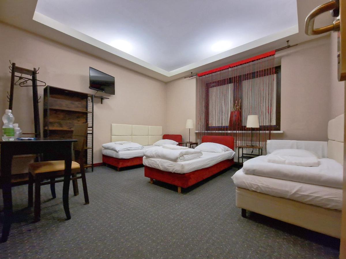 Helvetia Plus B&B - Private Rooms And Apartments Warsaw Ngoại thất bức ảnh