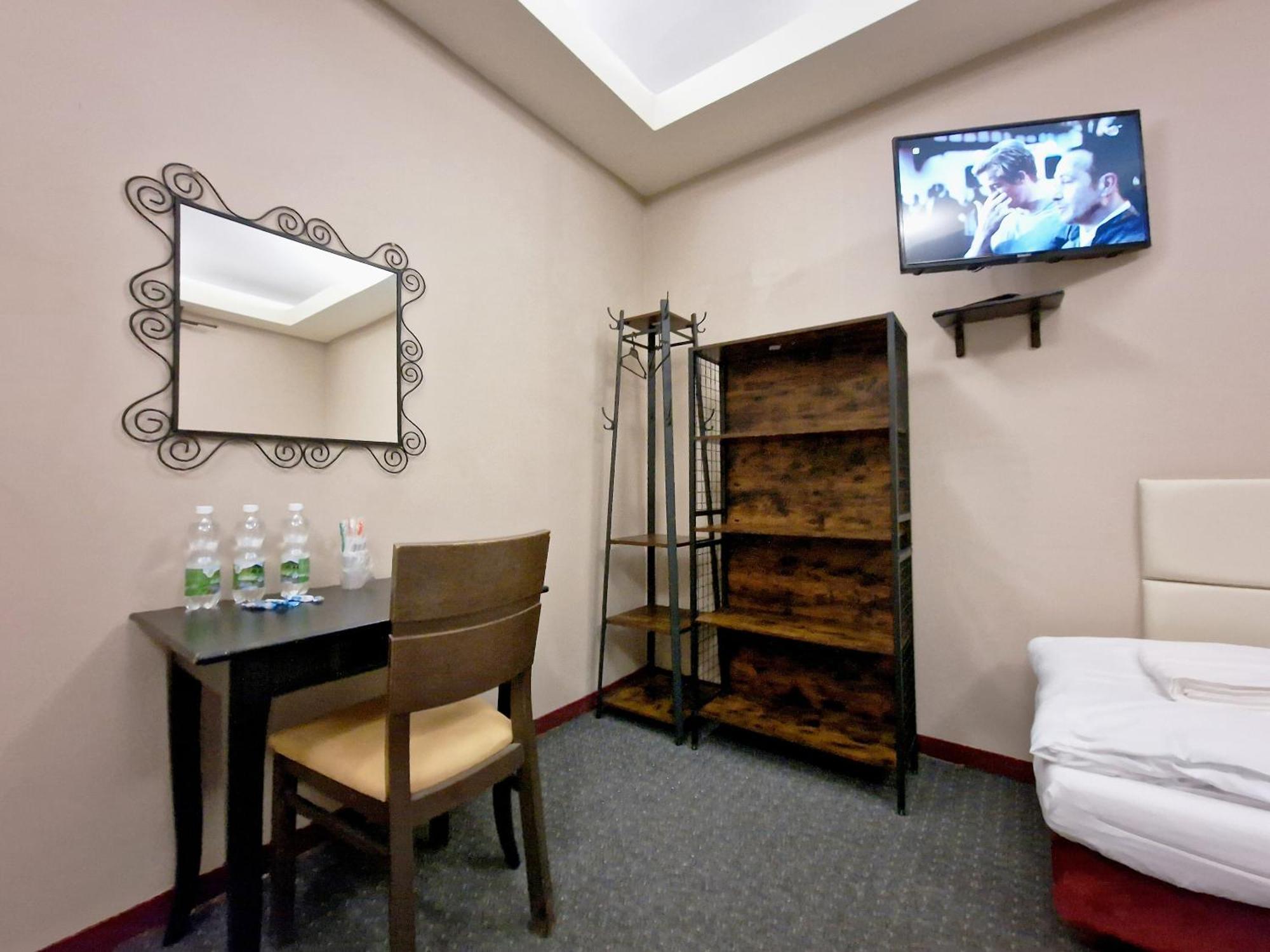 Helvetia Plus B&B - Private Rooms And Apartments Warsaw Ngoại thất bức ảnh